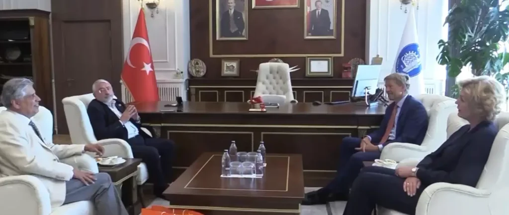 Hollanda’nın Ankara Büyükelçisi ile Çorum Belediye Başkanının maçı WK ‘yı gölgede bıraktı.