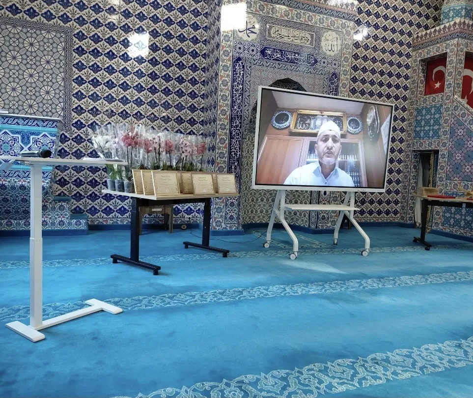 HDV Osdorp Hacı Bayram Camii’nde İlk İmam Hatip Mezunları Gururu Yaşandı