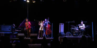 AA-20260730-42103201-42103197-23_ULUSLARARASI_GUMUSLUK_MUZIK_FESTIVALINDE_CAZ_KONSERLERI_DUZENLENDI