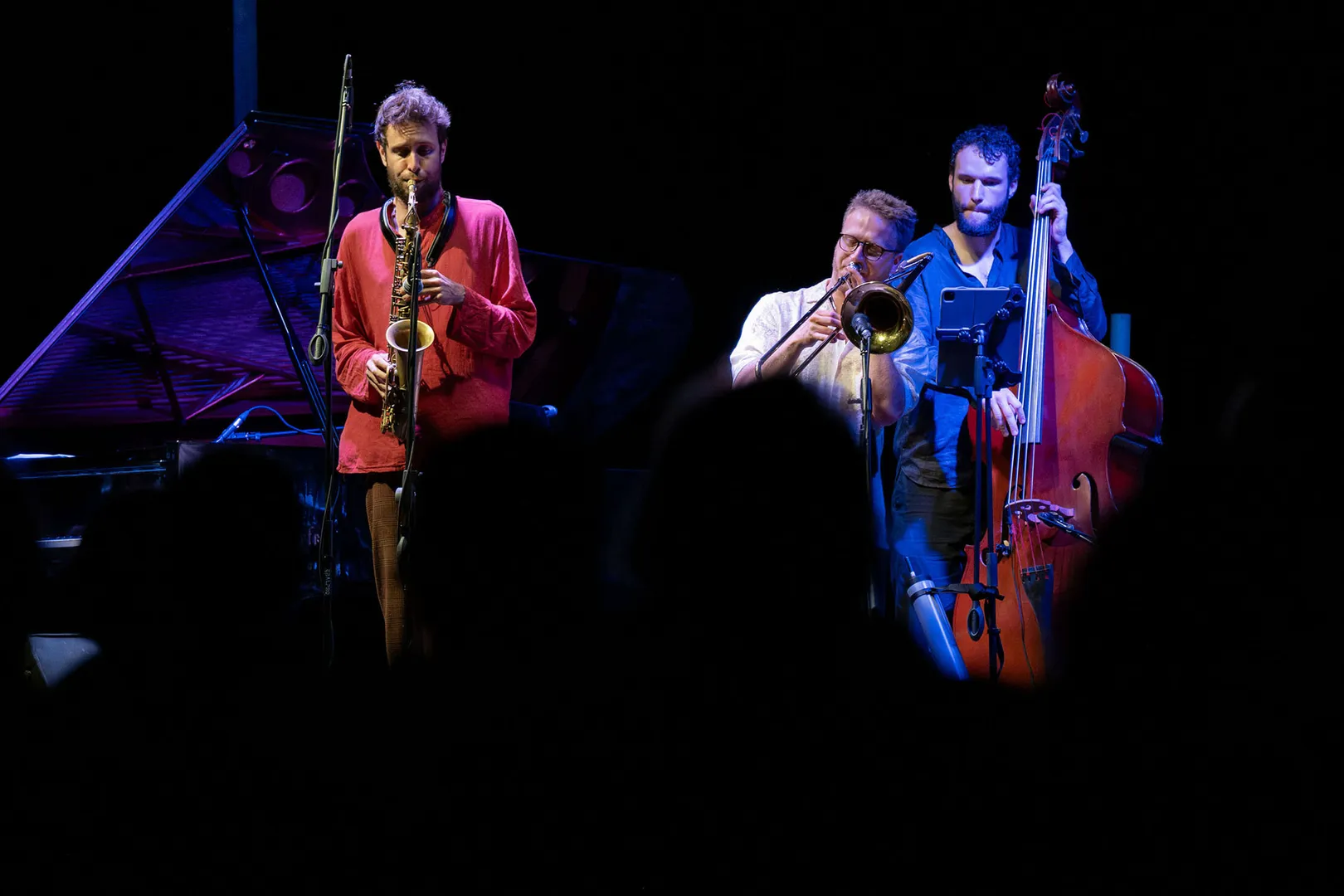 AA 20260730 42103201 42103198 23 ULUSLARARASI GUMUSLUK MUZIK FESTIVALINDE CAZ KONSERLERI DUZENLENDI
