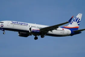Berlin_Brandenburg_Airport_SunExpress_Boeing_737-8_MAX_TC-SOI_(DSC01636) (1)