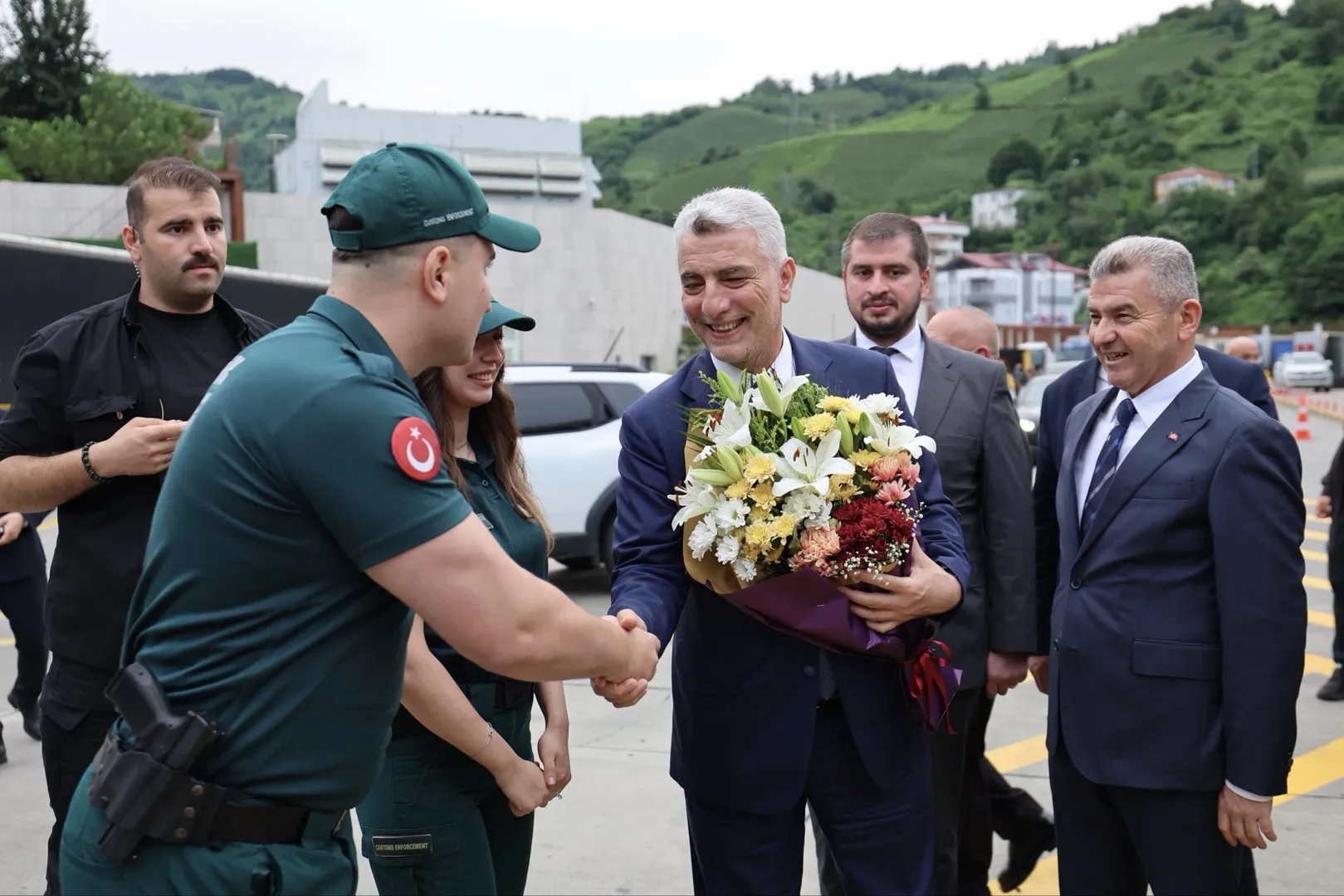 Bakan, Artvin-Sarp Sınır Kapısı’nda Gümrük Muhafaza Ekipleriyle Bir Araya Geldi