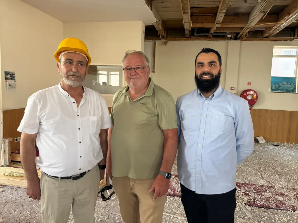Rotterdam Gültepe’de 9.5 milyon Euroluk dönüşüm için ilk balyoz vuruldu.