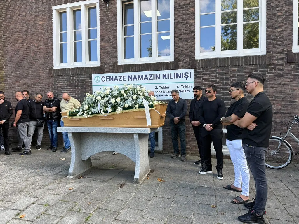 Nafis Koçak Dualar Eşliğinde Son Yolculuğuna Uğurlandı 10 251823