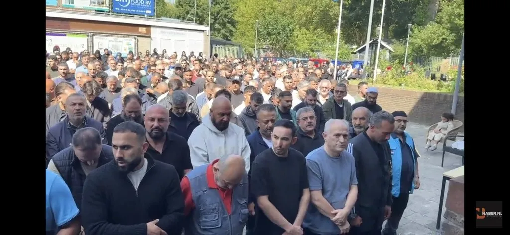 Nafis Koçak Dualar Eşliğinde Son Yolculuğuna Uğurlandı 17 251928