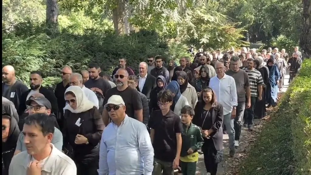 Nafis Koçak Dualar Eşliğinde Son Yolculuğuna Uğurlandı 24 251942
