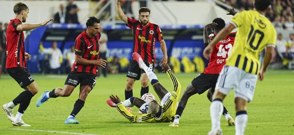 AA-20260815-42224952-42224950-GENCLERBIRLIGI_FENERBAHCE