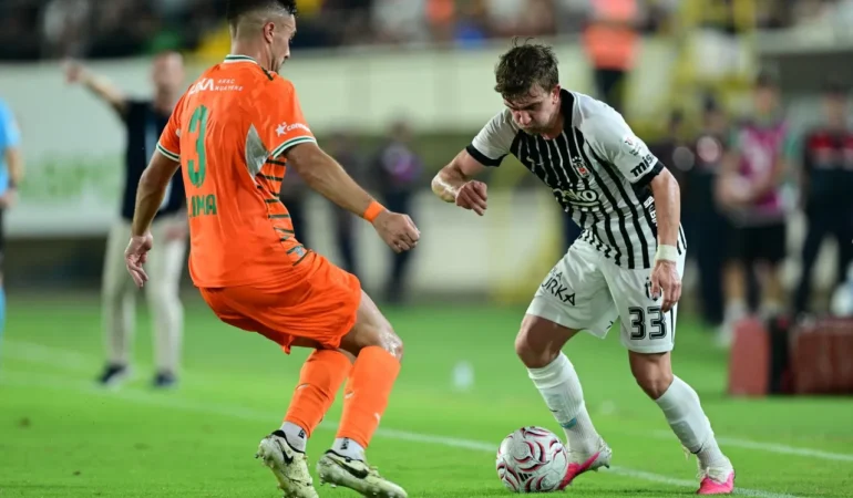 AA-20260823-42289939-42289938-CORENDON_ALANYASPOR_BESIKTAS