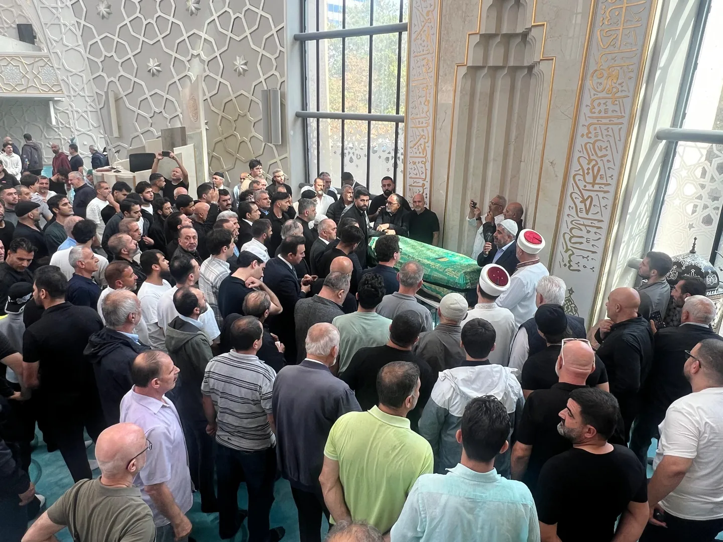 Köln’ün Sevilen İş İnsanı Ali Tokuş Son Yolculuğuna Uğurlandı