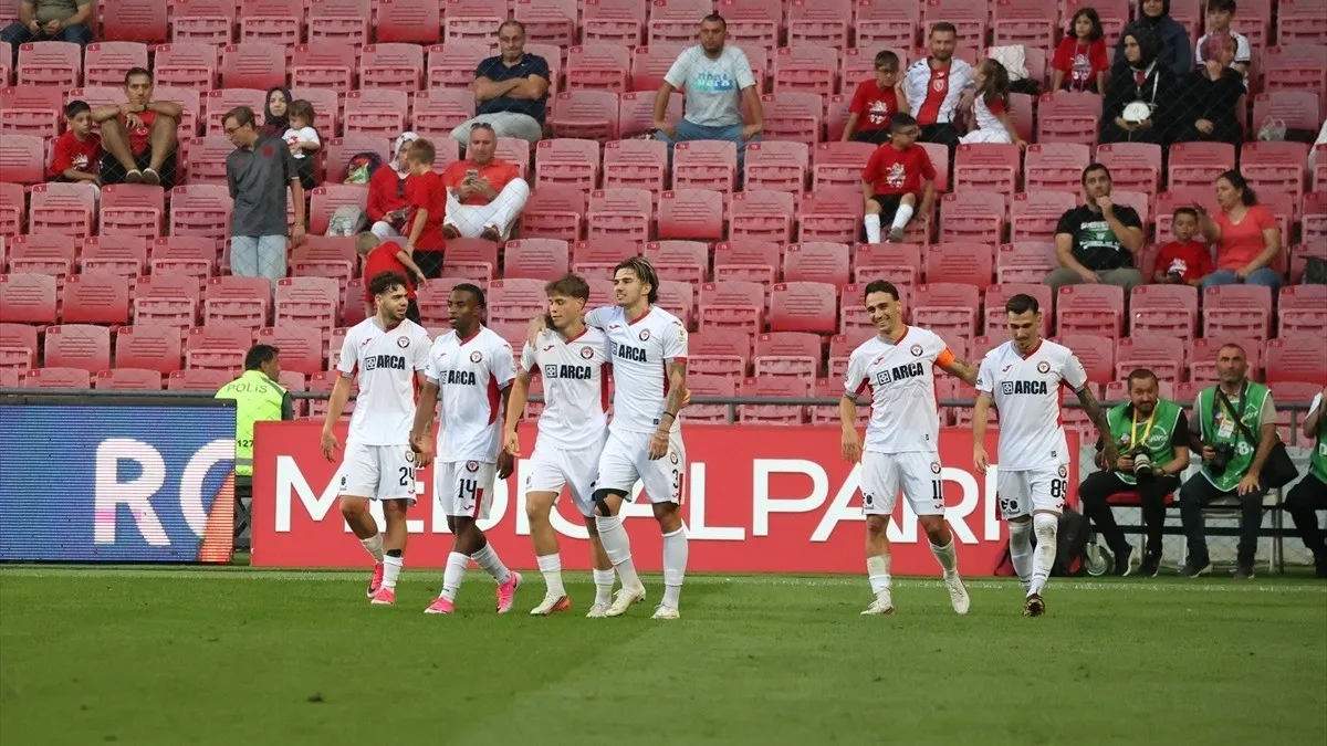Çorum, Samsun kalesine leblebi gibi gol yağdırdı: Samsunspor: 1 – Çorum FK: 5