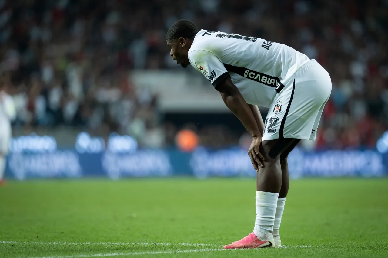 Amed Sportif Faaliyetler, Beşiktaş’ı 3-2 yenerek Türkiye Süper Liginde liderliğe yükseldi.