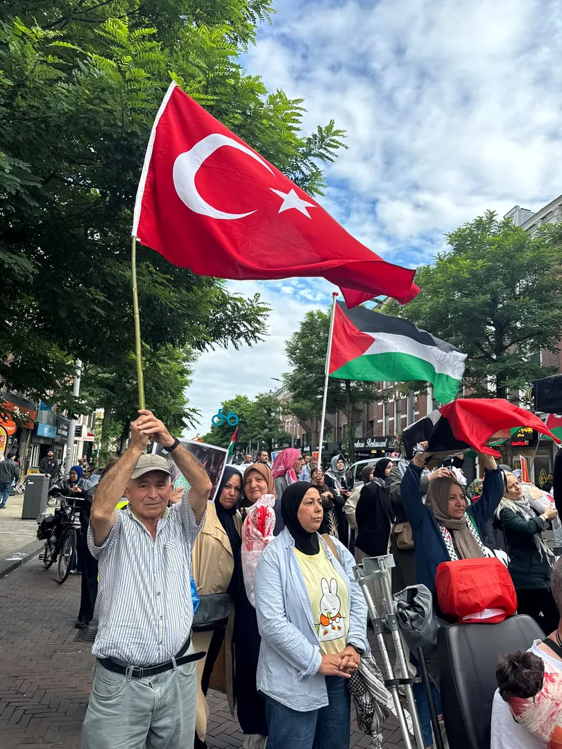Rotterdam’da Gazze İçin Yürüyüş: İsrail Protesto Edildi, İşletmelere Boykot Çağrısı Yapıldı 6 IMG 20260912 WA0027