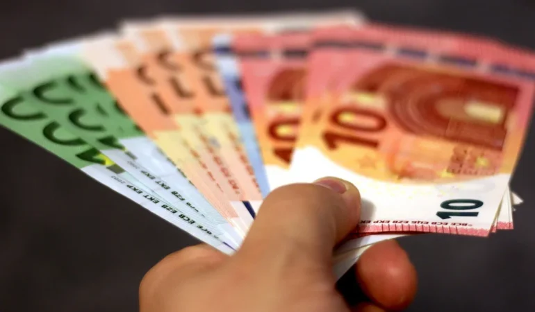 moerschy-money-1005465_1280