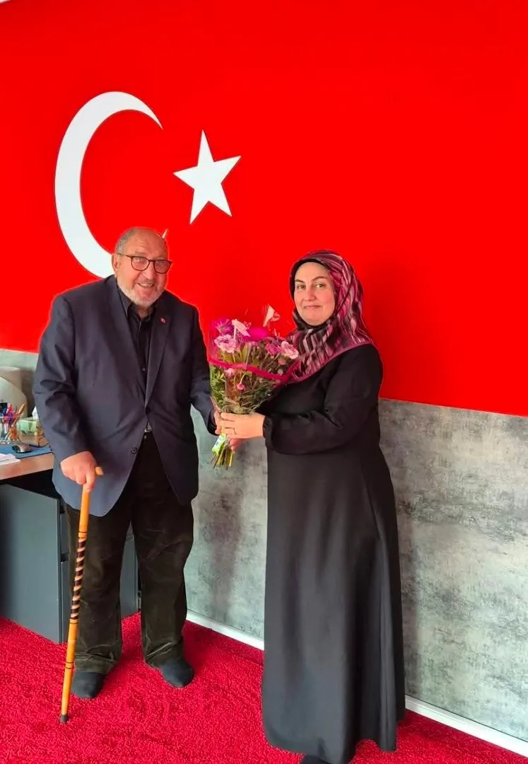 Hollanda’da Camiler ve Din Görevlileri Haftası Vesilesiyle Din Görevlilerine Vefa 7 FB IMG 1791063311428